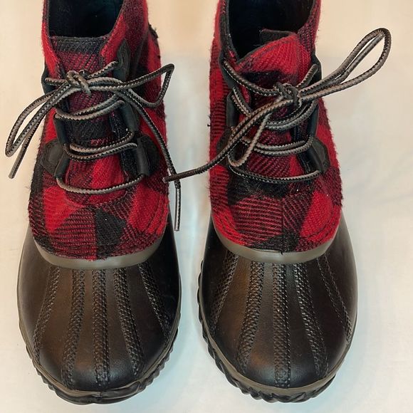 SOREL Out 'N About Buffalo Check Short Boot - Picture 4 of 11